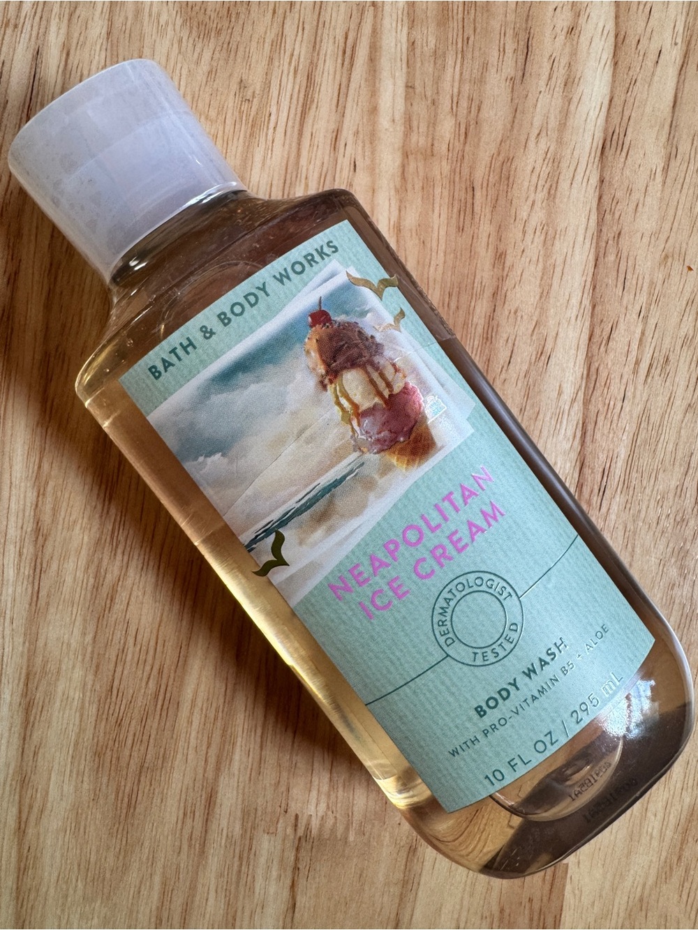 Bath & Body Works Neapolitan Ice Cream Body Wash - Cream & Aqua Label